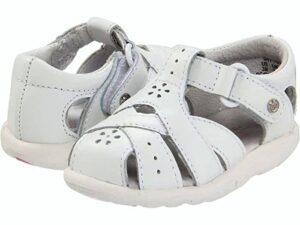 best summer shoes for toddlers with wide feet